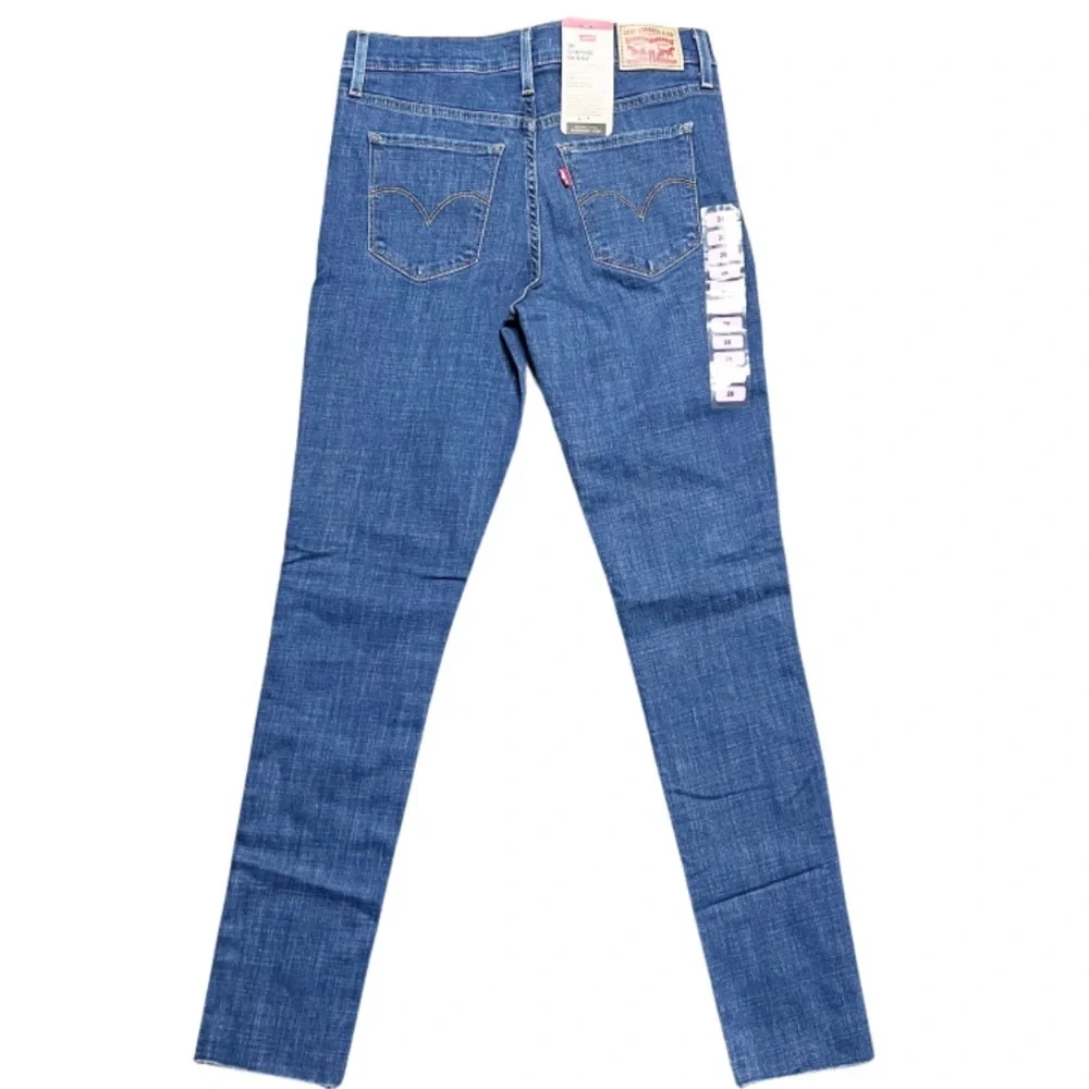 NWT Levi's Women's 721 High Rise Skinny Jeans Blue Stretch‎ Denim Size 28